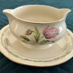 THEODORE HAVILAND NEW YORK GARDEN FLOWERS GRAVY BOAT. FREE SHIPPING!